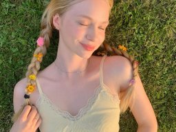 beautiful-students-260924-260924-084