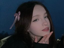 beautiful-students-260924-260924-084