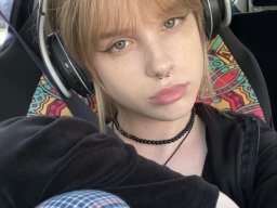 beautiful-students-260924-260924-084