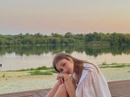 beautiful-students-260924-260924-084