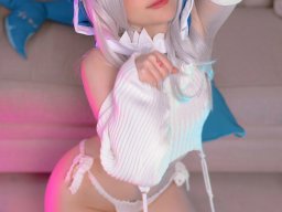 beautiful-students-260924-260924-084