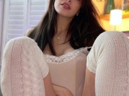 beautiful-students-260924-260924-085