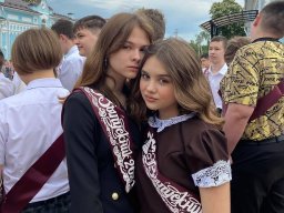 beautiful-students-260924-260924-085