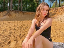 beautiful-students-260924-260924-085
