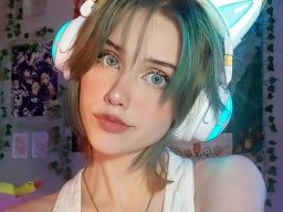 beautiful-students-260924-260924-086