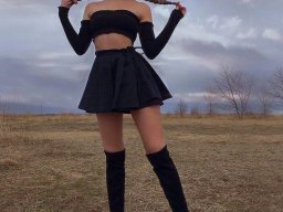 beautiful-students-260924-260924-086