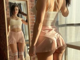 beautiful-students-260924-260924-086