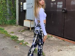 beautiful-students-260924-260924-086