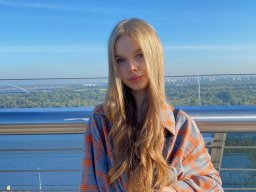 beautiful-students-260924-260924-086