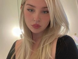 beautiful-students-260924-260924-087