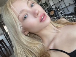 beautiful-students-260924-260924-087