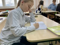 beautiful-students-260924-260924-087