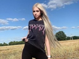 beautiful-students-260924-260924-087