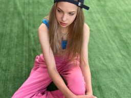 beautiful-students-260924-260924-087