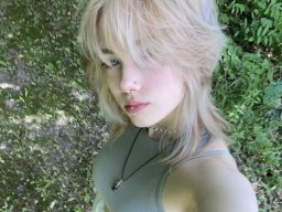 beautiful-students-260924-260924-087