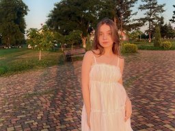beautiful-students-260924-260924-088