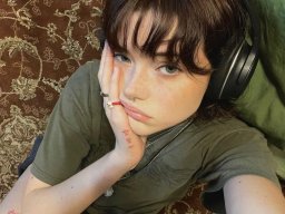 beautiful-students-260924-260924-088