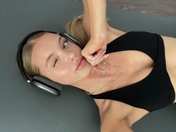 beautiful-students-260924-260924-088
