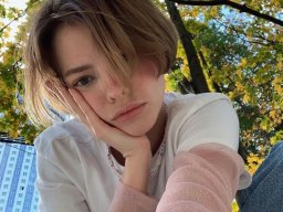beautiful-students-260924-260924-088