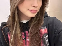 beautiful-students-260924-260924-089