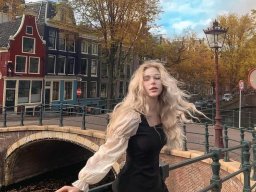 beautiful-students-260924-260924-089