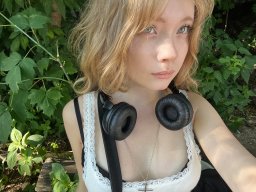 beautiful-students-260924-260924-089