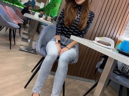 beautiful-students-260924-260924-089