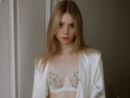 beautiful-students-260924-260924-090
