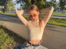beautiful-students-260924-260924-092