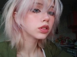beautiful-students-260924-260924-092
