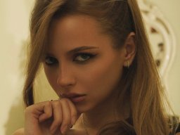 beautiful-students-260924-260924-092