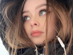 beautiful-students-260924-260924-092