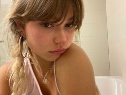 beautiful-students-260924-260924-093
