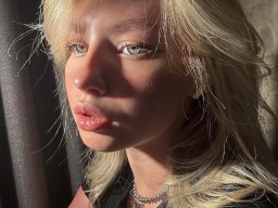 beautiful-students-260924-260924-093
