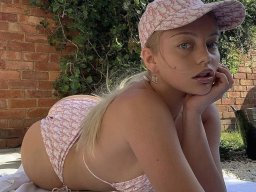 beautiful-students-260924-260924-093
