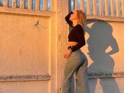 beautiful-students-260924-260924-094