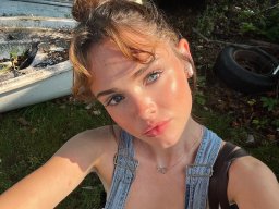 beautiful-students-260924-260924-094