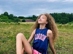 beautiful-students-260924-260924-095