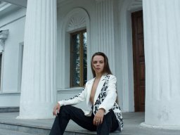 beautiful-students-260924-260924-095