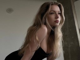 beautiful-students-260924-260924-097
