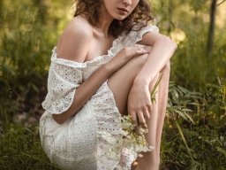 beautiful-students-260924-260924-097