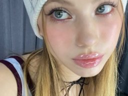 beautiful-students-260924-260924-098